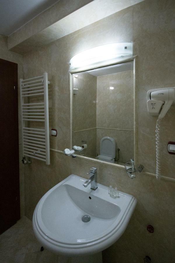 Hotel Nar Gevgelija Exteriör bild